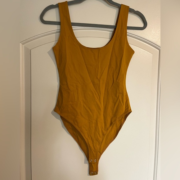 Lever 21 burnt yellow body suit - Picture 1 of 3